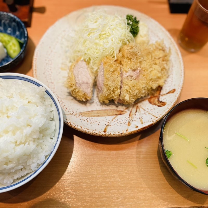 ロースカツ定食(とん八亭 （とんぱちてい）)