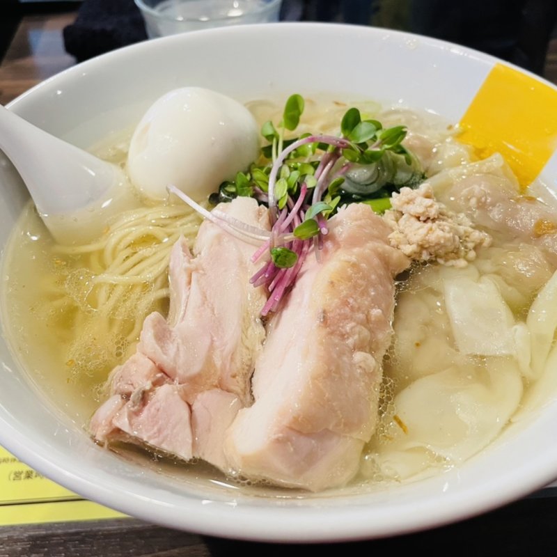 味玉入り塩生姜らー麵(塩生姜らー麺専門店MANNISH 淡路町本店)