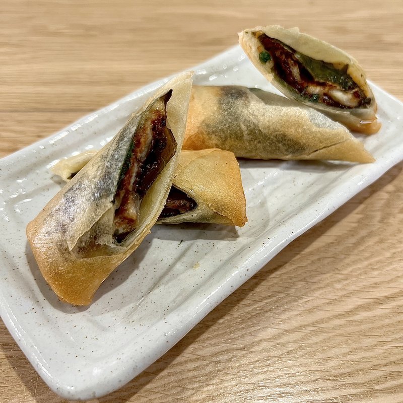 うなチーズ春巻き(薩摩 雅咲亭 浜松町店)