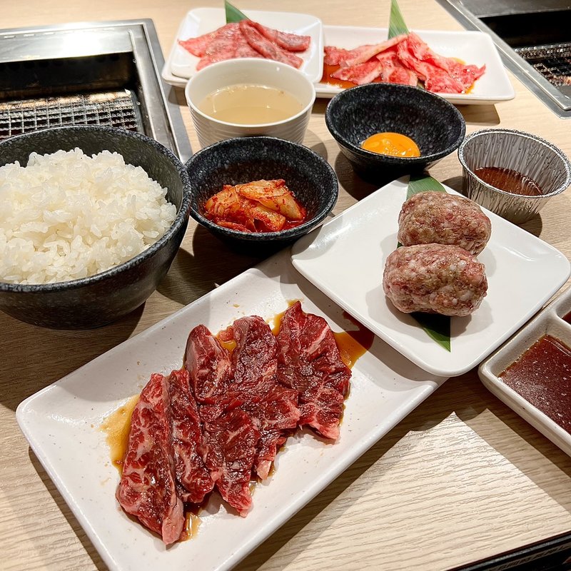 和牛生ハンバーグ焼定食(150g)(焼肉定食キンニクヤ)