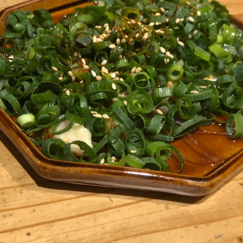 地鶏たたき葱まみれ(炭火焼鳥 塚田農場 新宿東南口店)