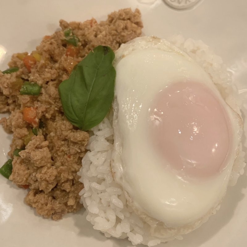 (グリージョ （grigio ）)