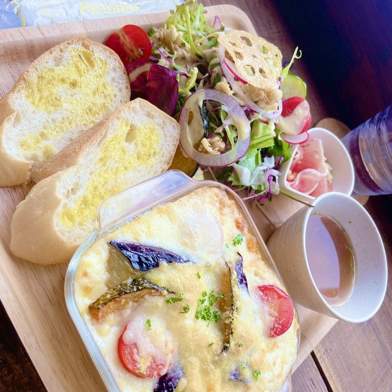 (花屋&カフェ ラズリ)