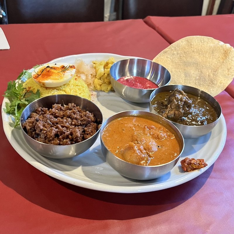 本日のプレート カレー3種盛り（サグチキンカレー・ベビーホタテのケララ風マサラ・ティムルキーマ）(クーリターリ（間借り先:ムロ・ルカーノ）)