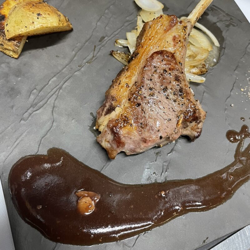 ラムチョップのロースト(沖縄料理と肉と魚　南風)