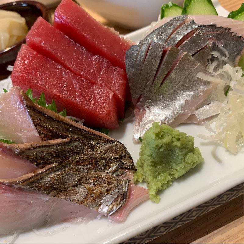 刺身盛り合わせ(桃太郎すし 本店 （ももたろうすし）)