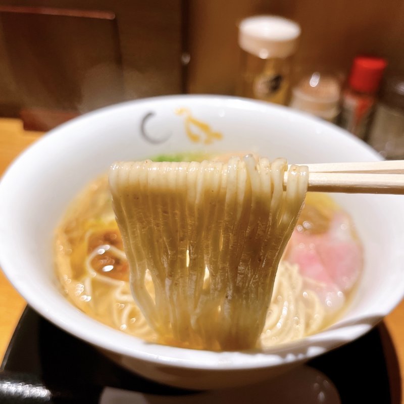 真鯛と蛤の塩そば(SOBA HOUSE 金色不如帰 新宿御苑本店 （コンジキホトトギス）)