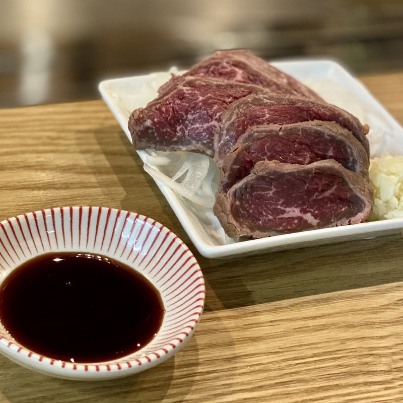 牛刺し(なぎさホルモン)