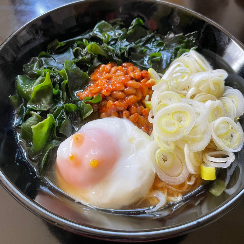 納豆ワカメラーメン(自宅)