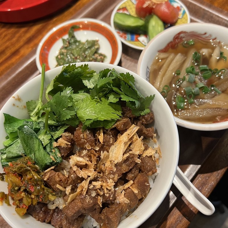 ルーロー飯(町中華酒場うーみん)