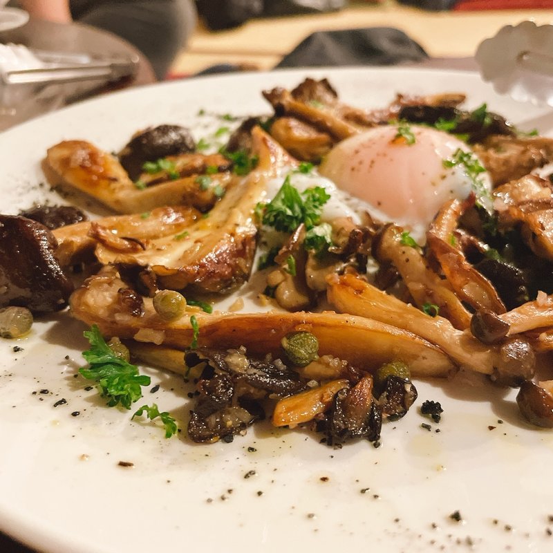 森のキノコソテーとボイルドエッグ(森のブッチャーズ )