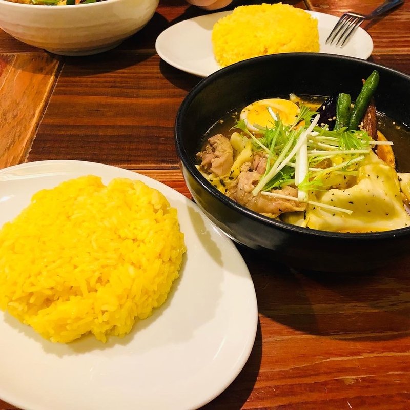 骨なしチキン 黄色 キャベツトッピング(札幌スープカレー YellowSpice（銀座イエロースパイス）)