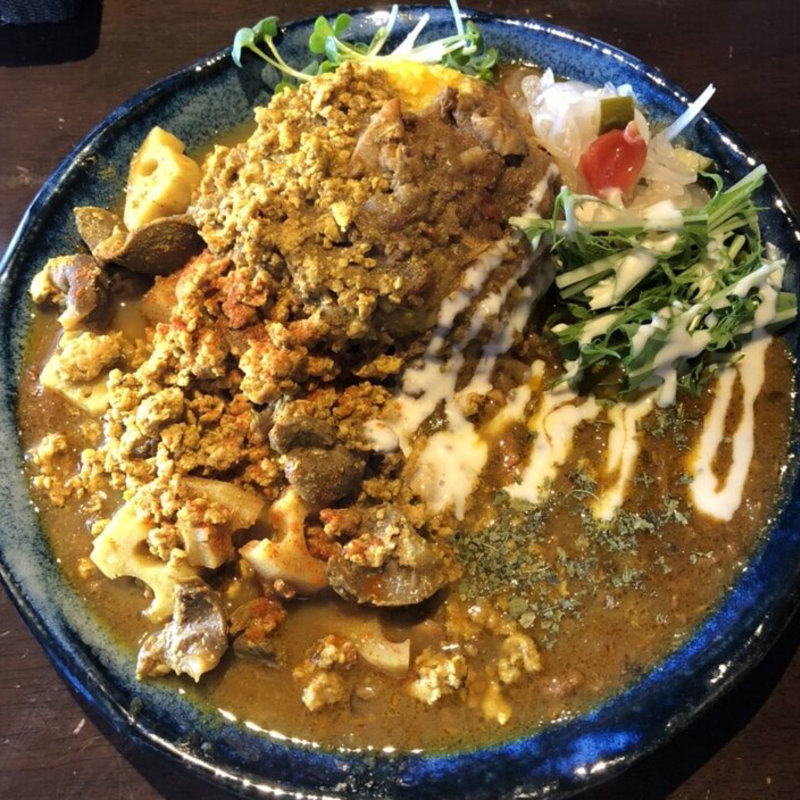 トマトチキン魚介出汁カレーと蓮根ズリキーマ2種あいがけカレー(スパイス食堂 ベホマズン 堺店)