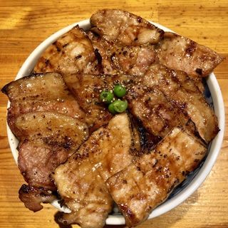 ロース・バラ豚丼　大盛り(十勝亭)