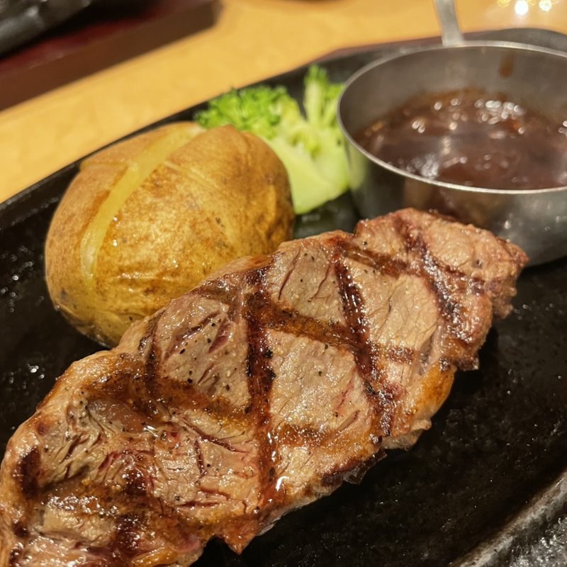 熟成フィレステーキ 100g（単品）(フォルクス 世田谷代田店)