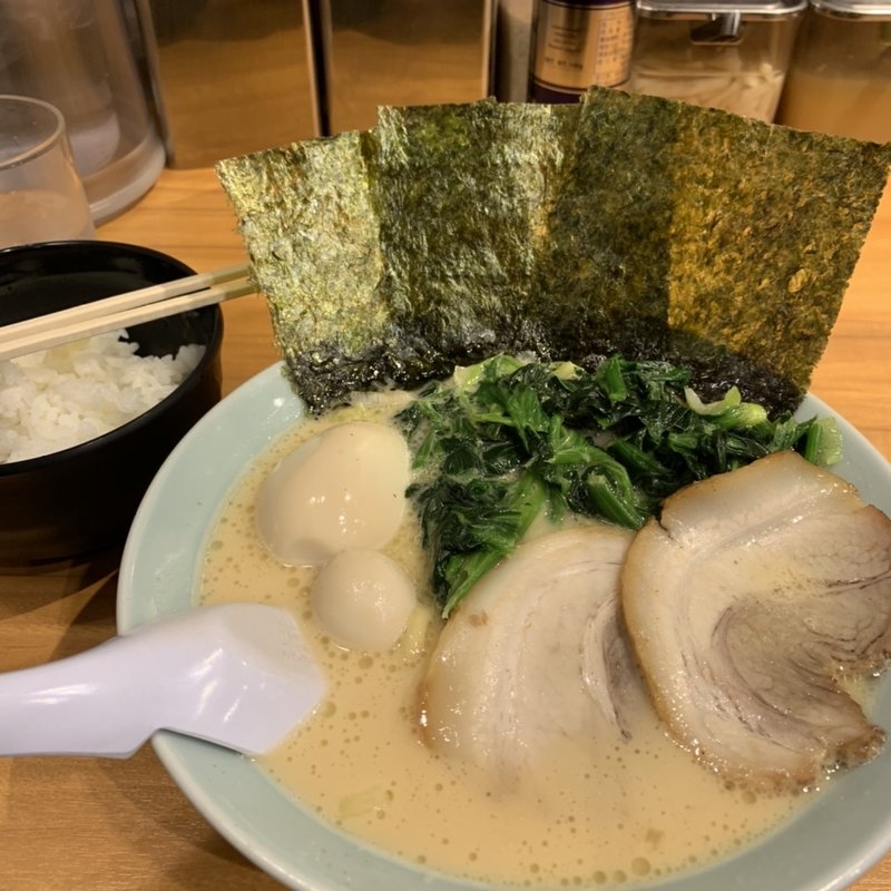 ラーメン(横浜家系ラーメン 船橋 魂心家)