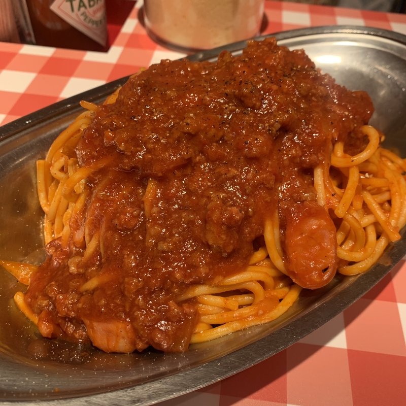 ナポリタン(メガ)ぶっかけミート(スパゲッティーのパンチョ 新宿南口店)