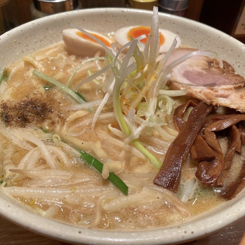 味玉入りバリ味噌らーめん(つじ田 味噌の章 飯田橋店)