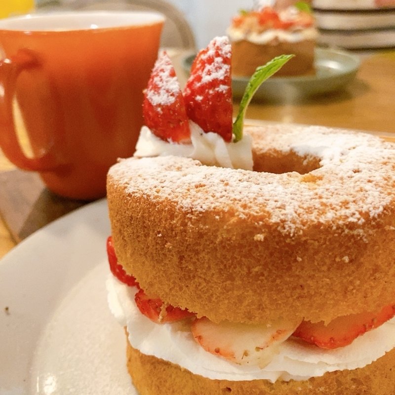 春のシフォンケーキ（イチゴショート）(AIDA with CAFE 広島店 （アイーダ ウィズ カフェ）)