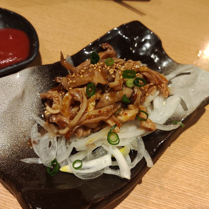 ガツ刺し〜ピリ辛ダレ和え〜(わいがや 神保町店)