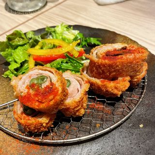 芳寿豚の梅しそミルフィーユカツ(ふぐぶた酒場)