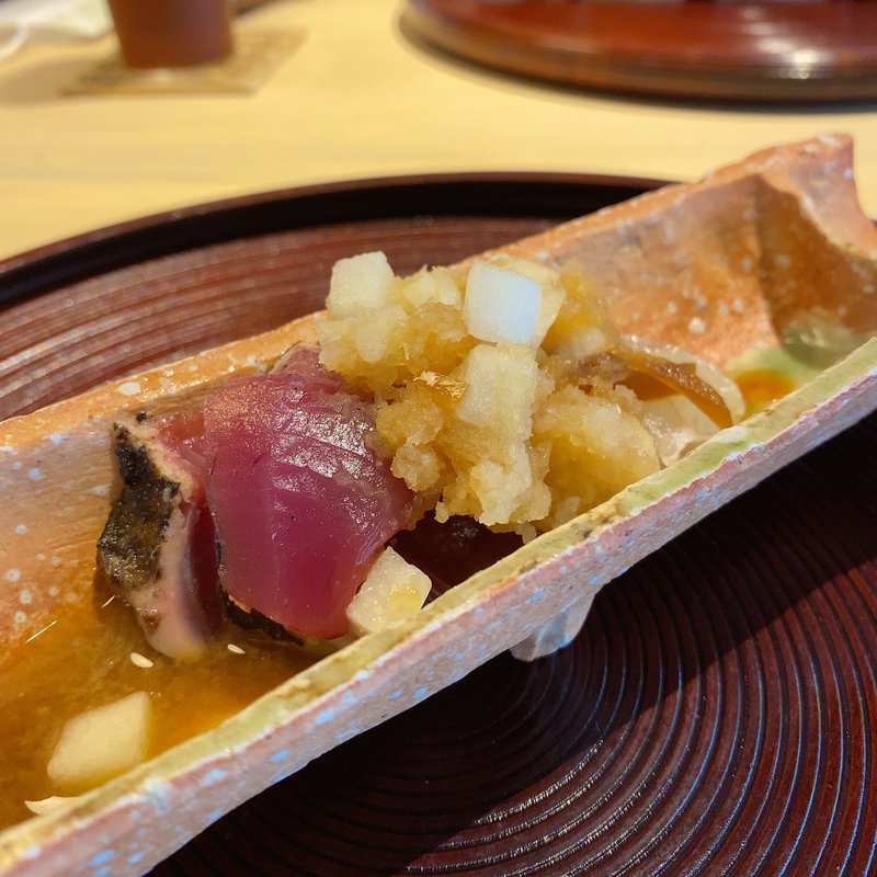 カツオとスズキのお造り(京味 もと井)