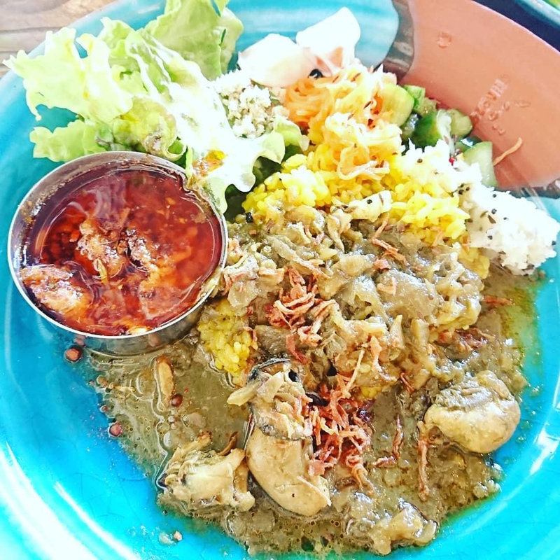 ダブルカレー(カキ・ポーク)(グッドラックカリー )