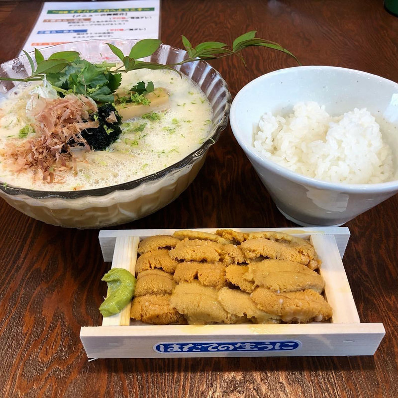 雲丹の箱盛り泡アワSOBAミニご飯付き(拉麺イチバノナカ)