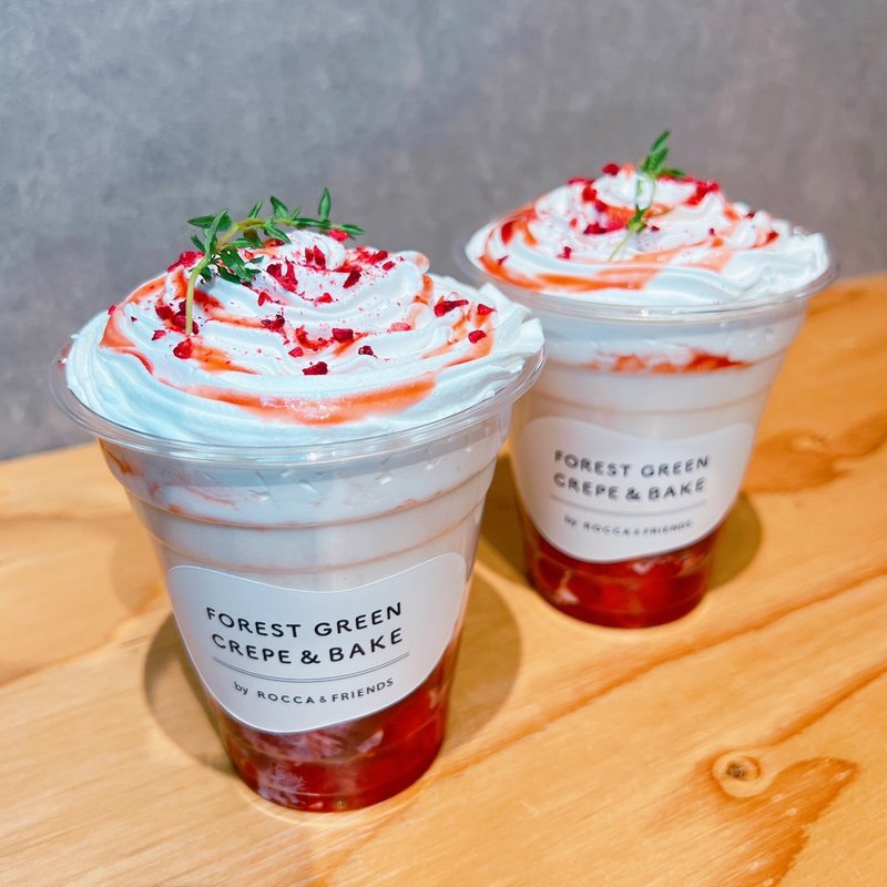 ごろごろ果実のいちごみるく( FOREST GREEN CREPE&BAKE  枚方店)