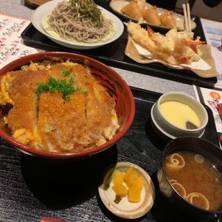 黒豚カツ丼(薩摩味市場　極　伊集院店)