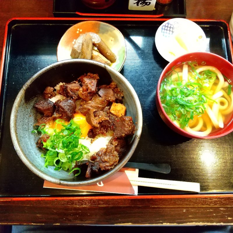 すじ玉丼(うどん酒房 梵)