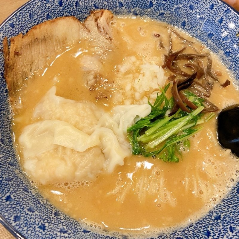 豚骨中華そばワンタン（醤油）(わしの遠吠え)