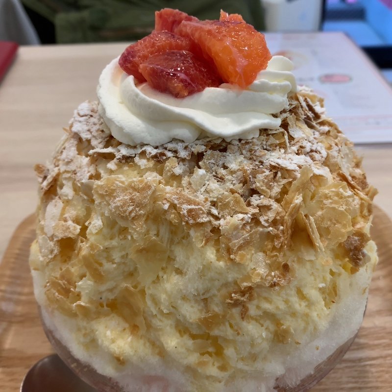 ブラッドオレンジとフランボワーズのカスタードタルト(かき氷店 小桃)