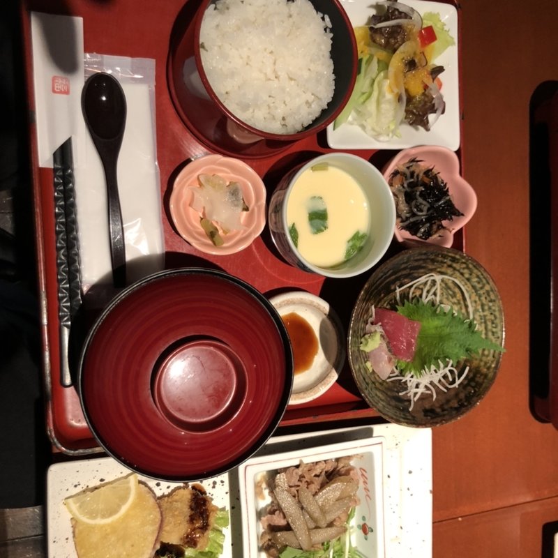 牛牛蒡煮と帆立フライ定食(伊達路 （だてじ）)