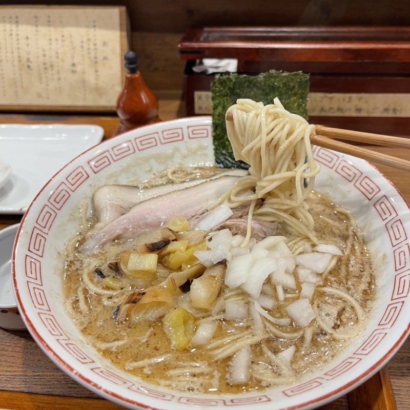 炭火焼き濃厚中華そば 鯖 (炭火焼濃厚中華そば倫道)