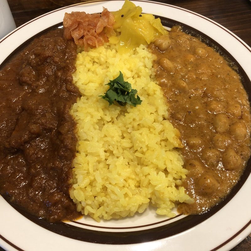ポークカレーと豆のカレーの2種盛り(ウミネコカレー )
