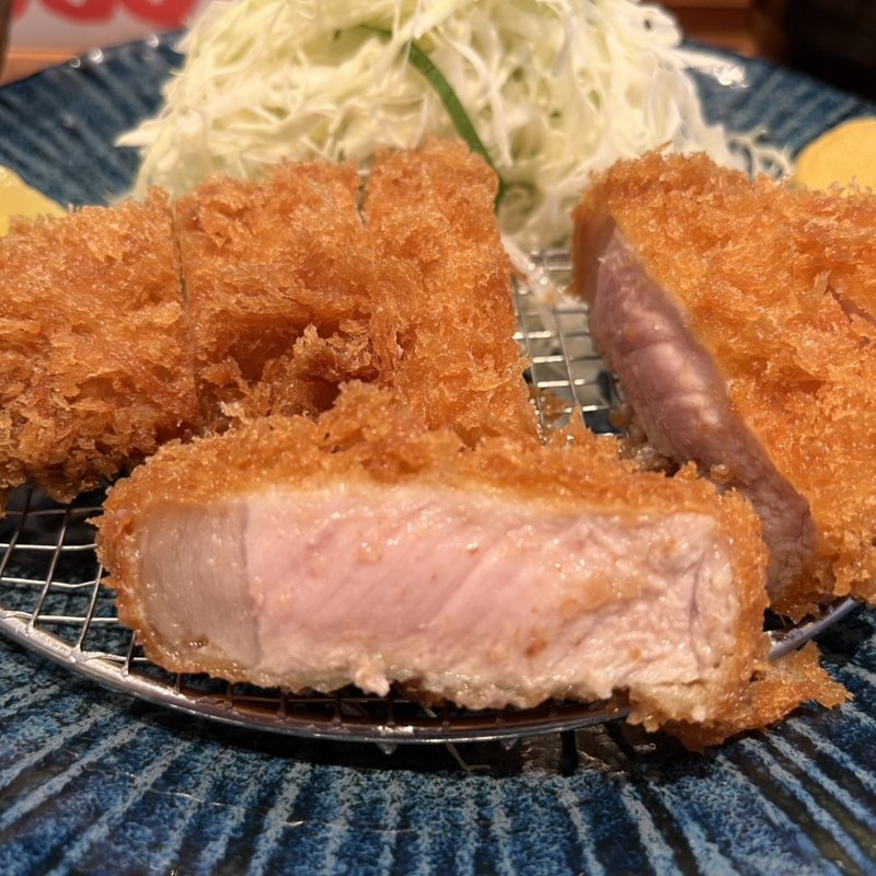 ロースカツ定食(トンカツ　ツキウマ)