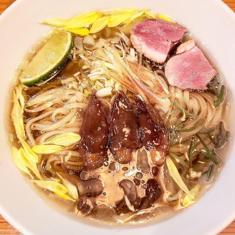 限定烏賊煮干しの冷やしラーメン(麺堂にしき)