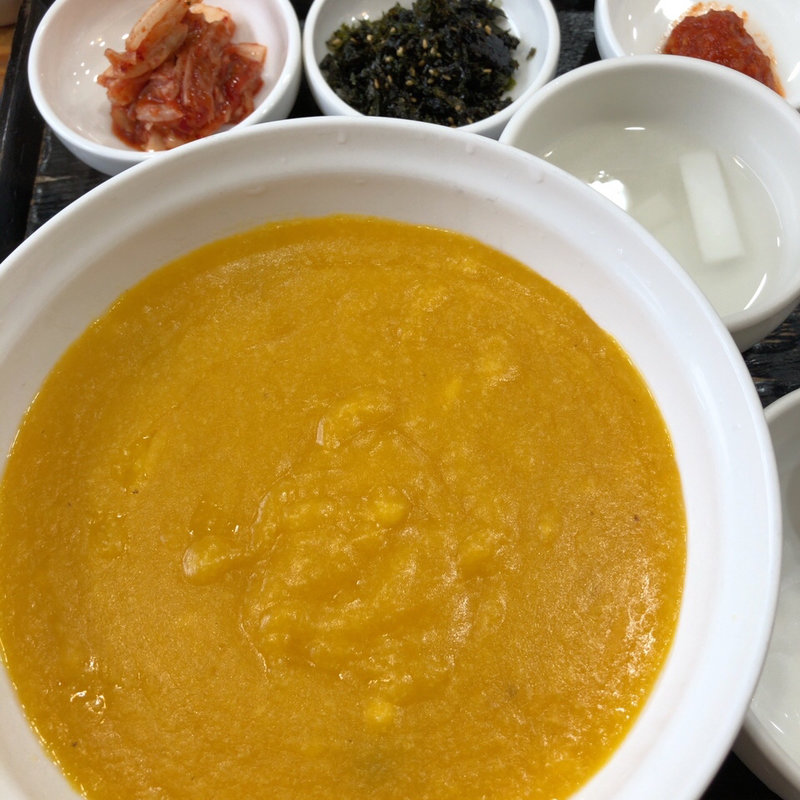カボチャのお粥(ボンジュク&ビビンバcafe 新大久保店)