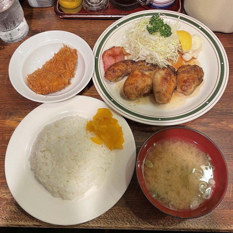 カキバター焼き定食＋ヒレカツトッピング(かつれつ四谷たけだ )
