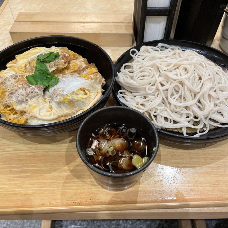 満腹ヒレカツ丼セット(小諸そば 九段下駅前店)