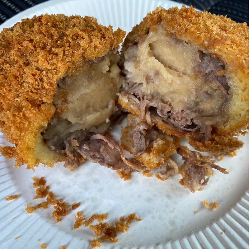 贅沢の極コロッケ(お肉のおかだ )