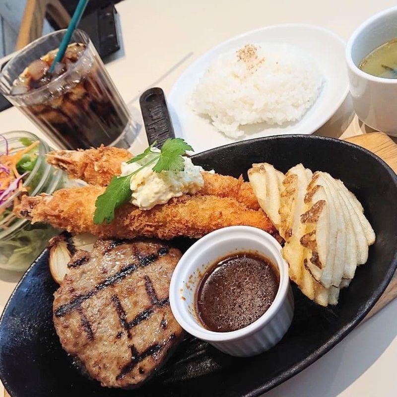 エビフライとハンバーグセット(MOKUOLA -shinjuku lumine est- モクオラ -ルミネエスト-)