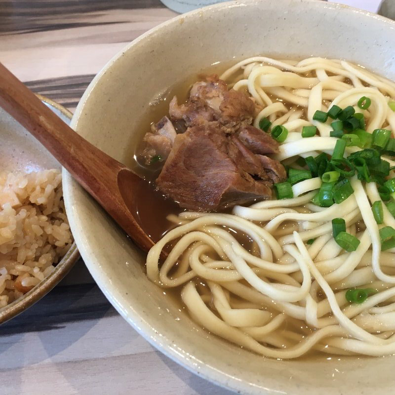 ソーキそば（ランチ）200g(沖縄料理さんご)