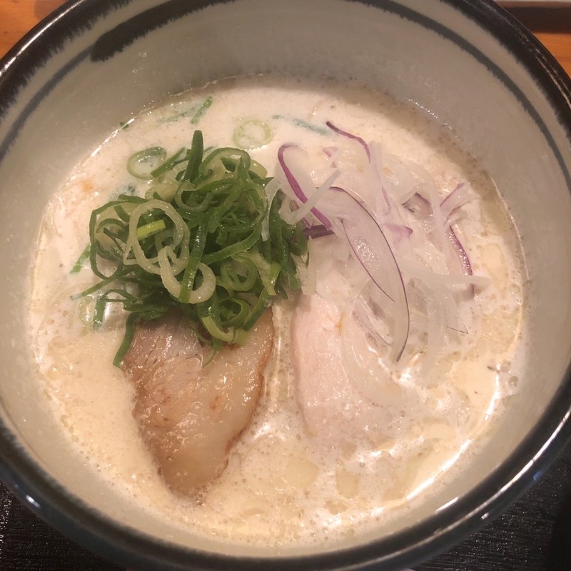 白い豚骨(らぁ麺 めん恋)