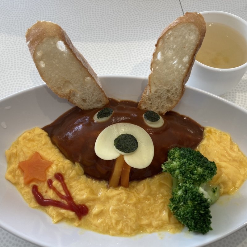 うさビーバーオムライス(仙台うみの杜水族館フードコート )
