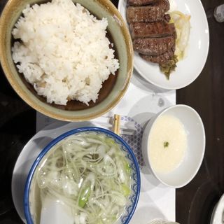 真中たん3枚定食(たんや善治郎二日町店)