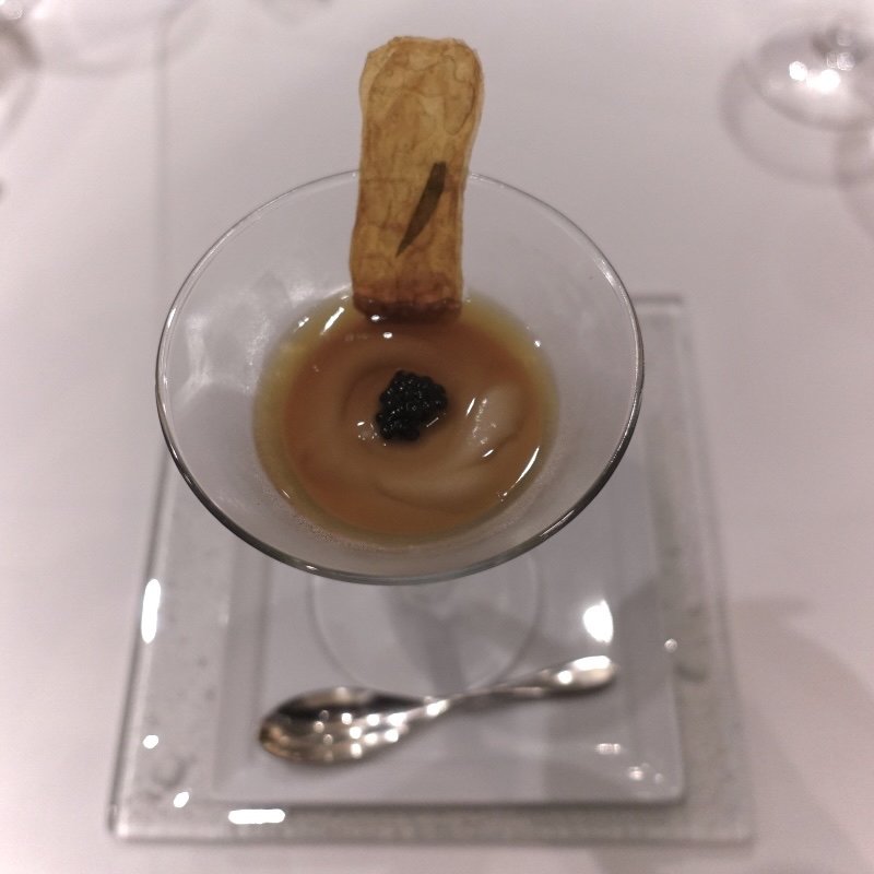 筑摩五寸人参のムース キャビア添え(ルメルシマン オカモト)