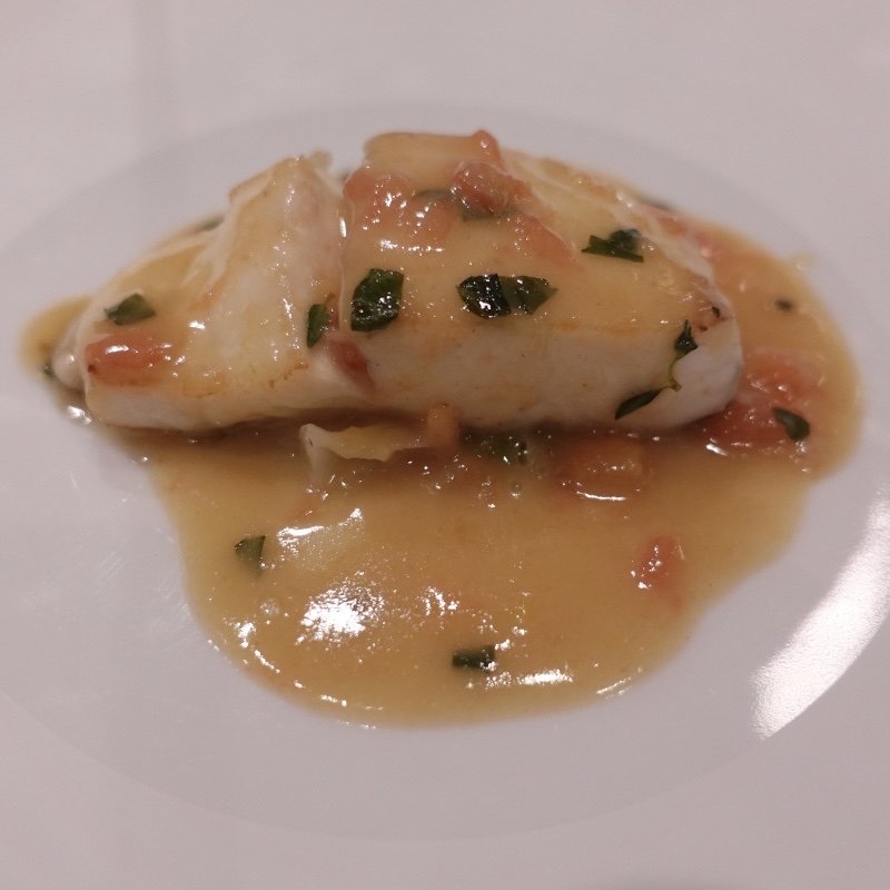 鮮魚のポワレ ロイヤルソース(ルメルシマン オカモト)