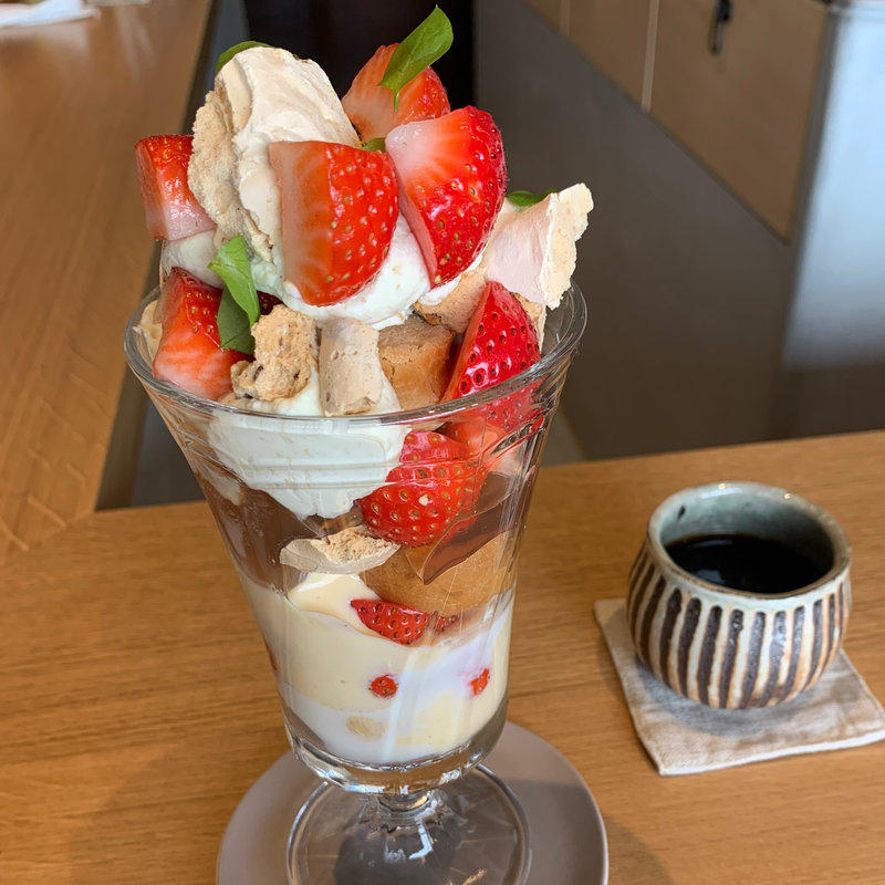 イートンメス(お菓子つくる)